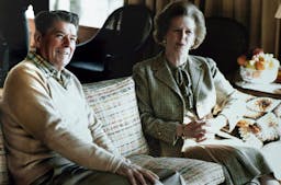 Margaret Thatcher und Ronald Reagan in Camp David (1984) Bild: Wikimedia Commons