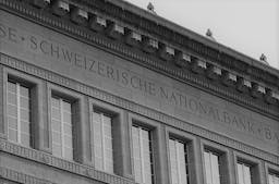 In einem Vollgeld-System würde die Nationalbank zur Staatsfinanzierung eingespannt. (Bild: SNB, Sitz Zürich)